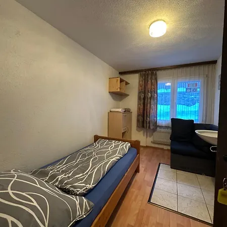 House Laerchenheim Hostel *