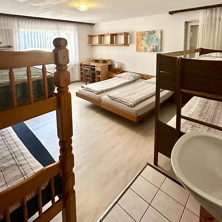 Hostel House Laerchenheim