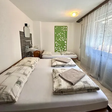 Vandrerhjem House Laerchenheim Saas-Balen