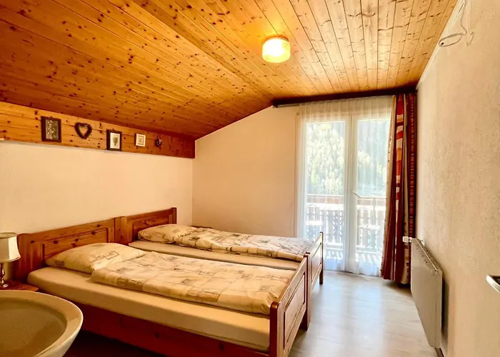 Hostel House Laerchenheim *