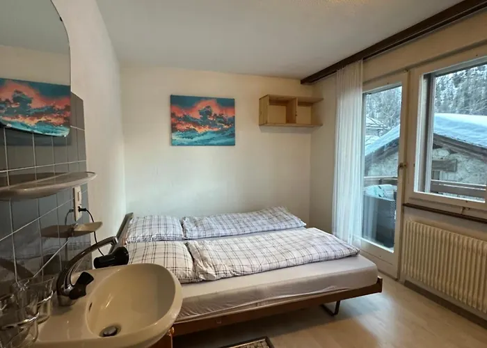 Hostel House Laerchenheim *