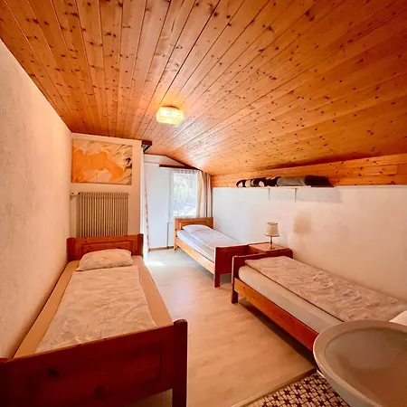 House Laerchenheim * Saas-Balen